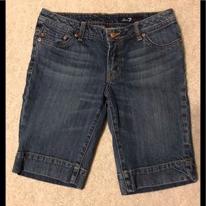 NWOT Seven7 denim shorts size 31